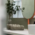 Mak *